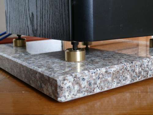 Coussinets d'isolation: dalles de haut-parleurs en granit et calcaire