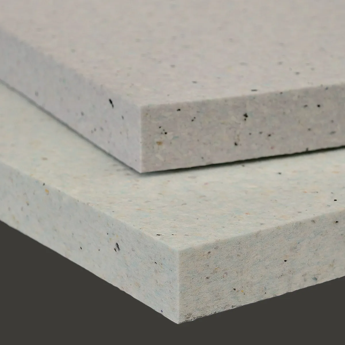 Mousse acoustique extra-dense Elitexa – dans un plafond suspendu pour limiter les bruits provenant de l’étage supérieur
