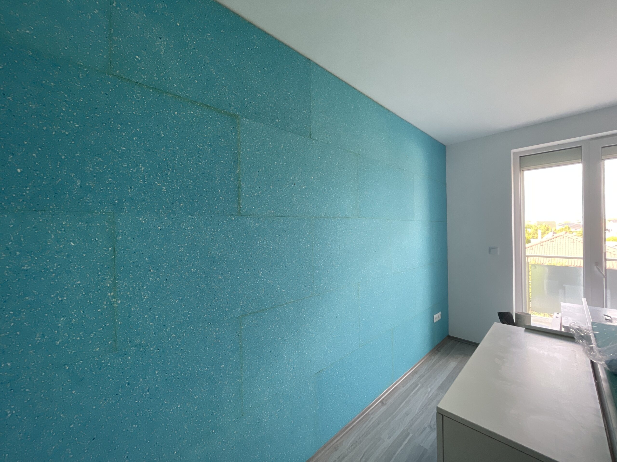 Mousse acoustique extra-dense Elitexa – sur le mur d’un studio d’enregistrement professionnel