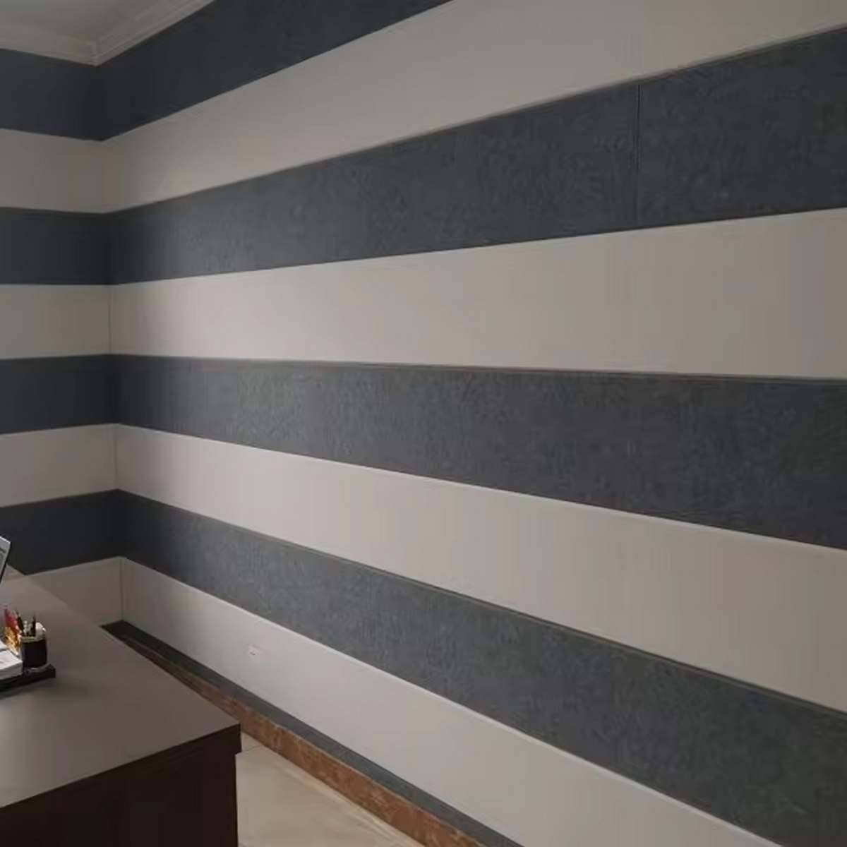 Panneau insonorisant Bilnora installé dans un salon afin de préserver un environnement plus paisible.