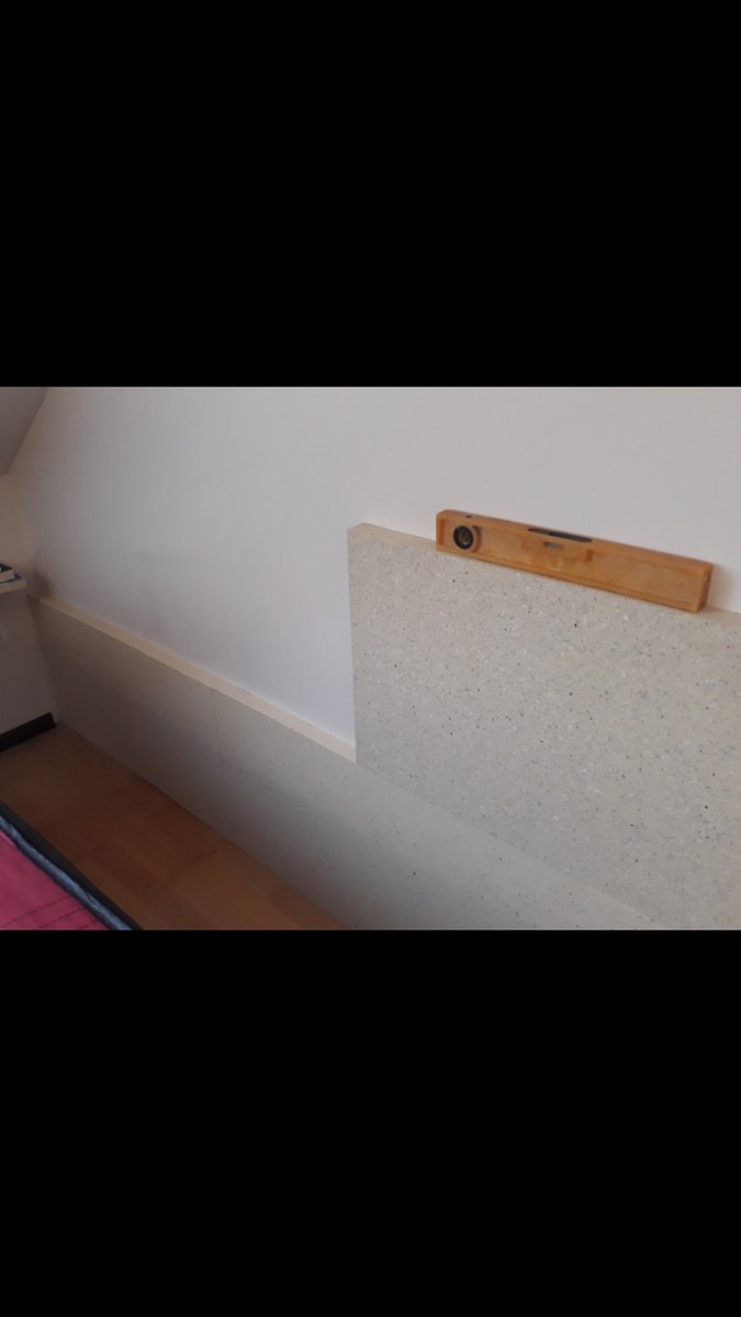 Panneau retardateur de flamme Elitexa 100 × 50 × 2 cm destiné aux systèmes d'isolation sonore des bâtiments modernes.