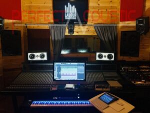 acoustique de studio avec éléments insonorisants (2)