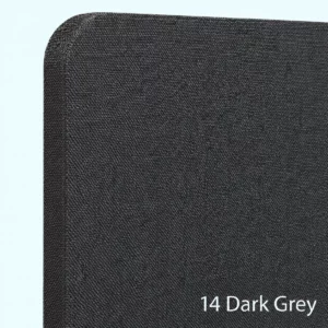 cloison-bureau-bilnora-capitonnee-feutre-acoustique-detail-dark-grey Cloisons de bureau Bilnora capitonnées en feutre acoustique Gros plan sur l’angle arrondi de la cloison de bureau Bilnora capitonnée en feutre acoustique, finition Dark Grey, révélant la texture du tissu et les finitions précises.