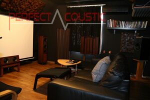 conception acoustique de salle de cinéma maison avec absorbeurs acoustiques (3)