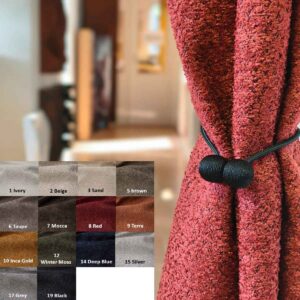 Rideau Anthology rouge avec attache décorative