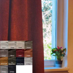 Rideau Anthology rouge près d’une fenêtre