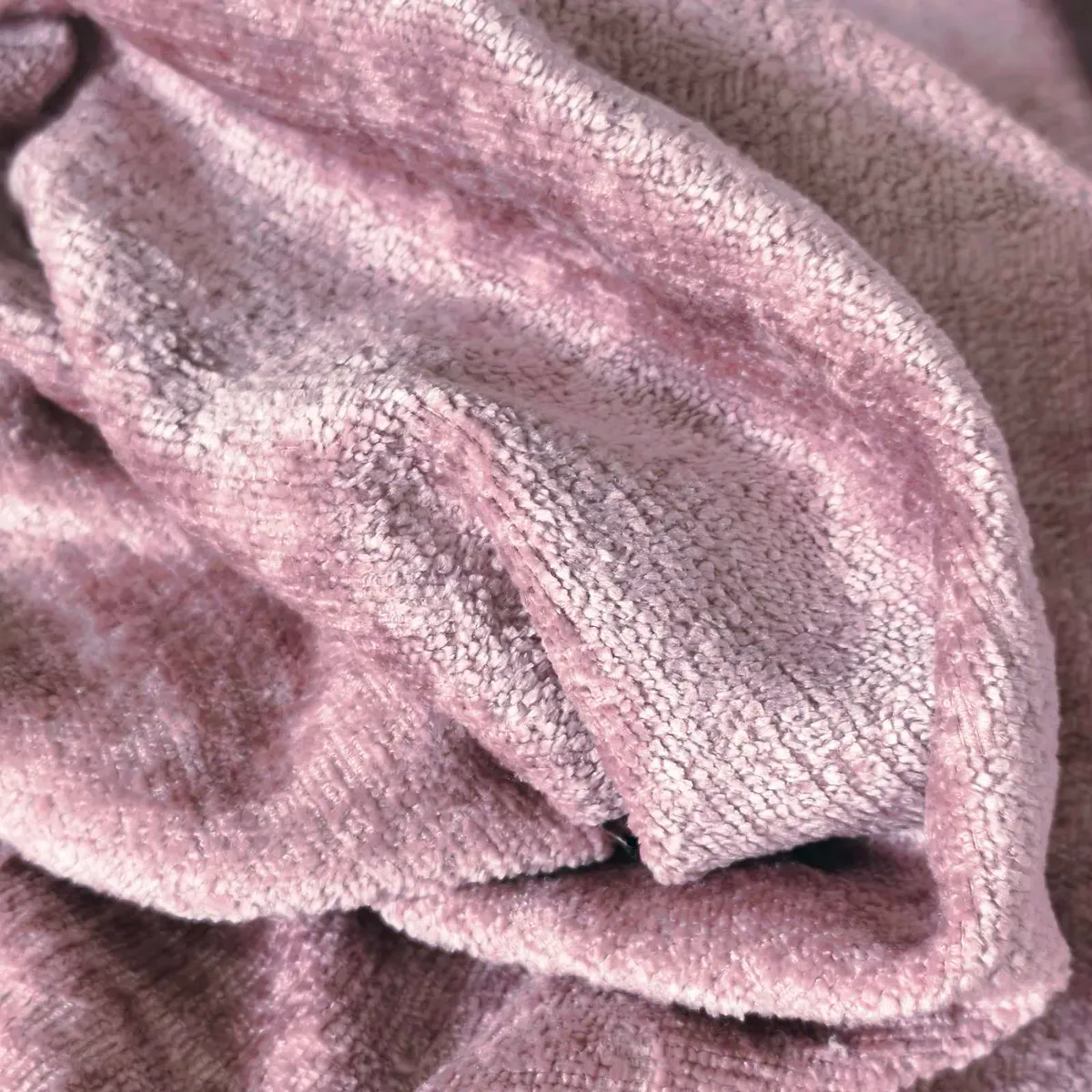 Texture froissée du rideau thermique chenille Miu en rose poudré