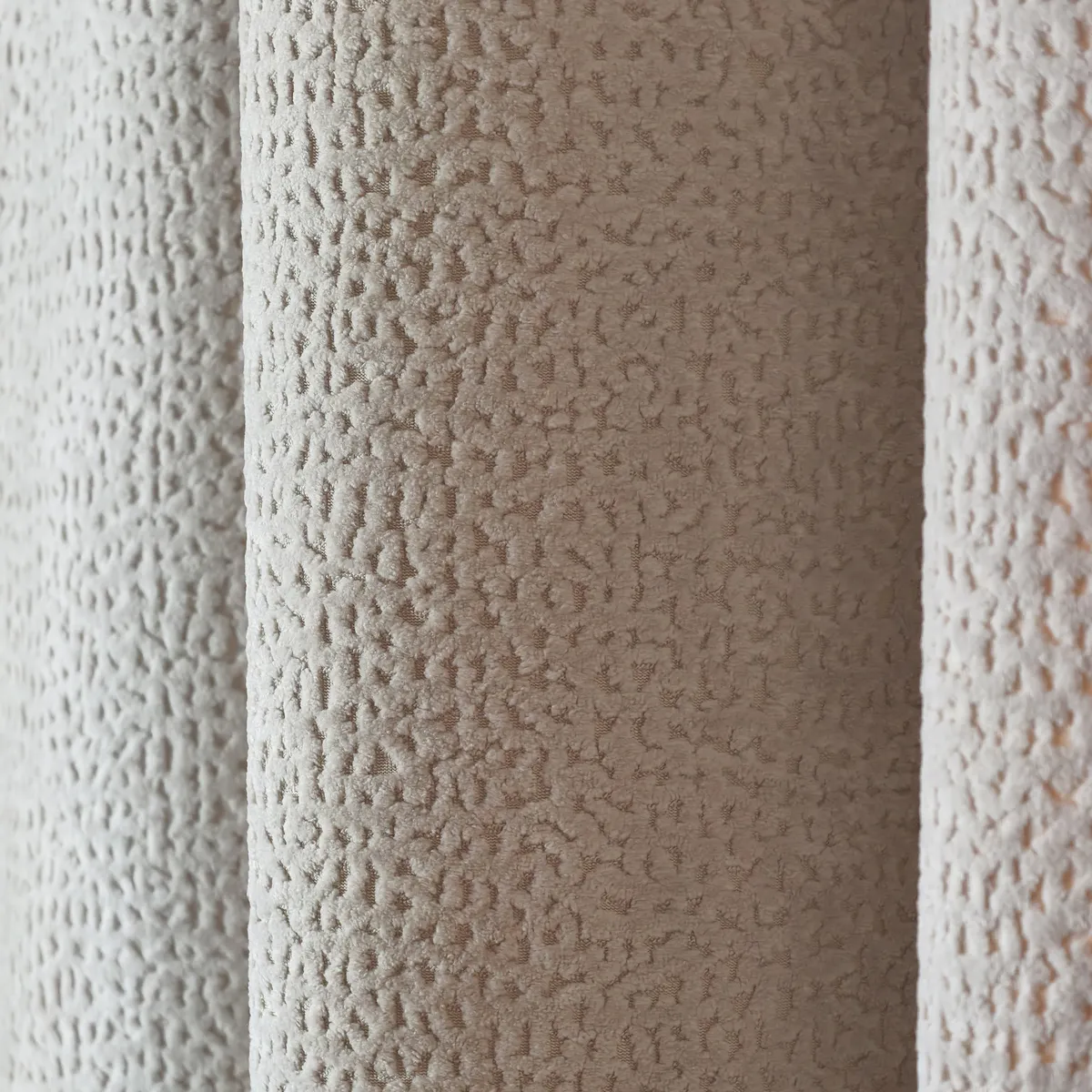 Détail du tissu Jaguar isolant thermique avec texture épaisse et structurée