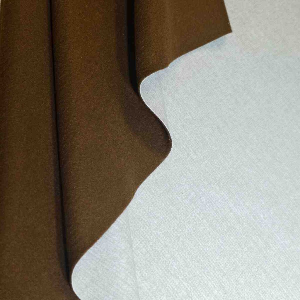 Envers du tissu thermique Ross avec finition isolante