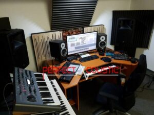 use of wooden acoustic diffusers behind the speakers